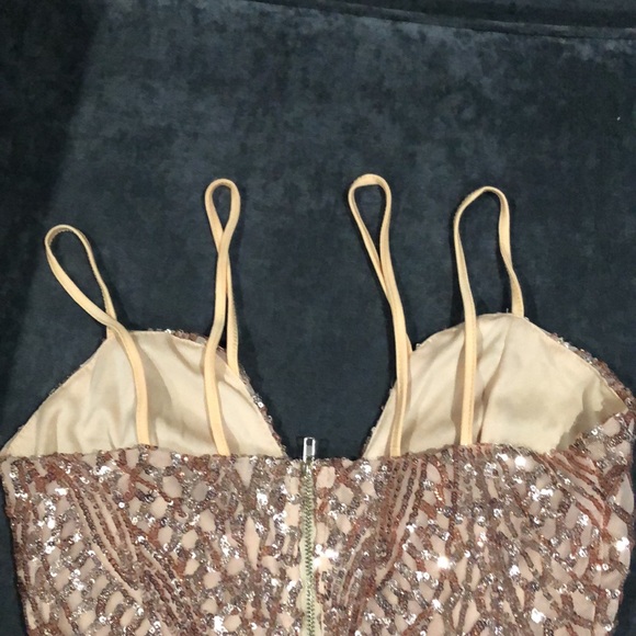 Windsor Glamour Dress - Picture 15 of 16